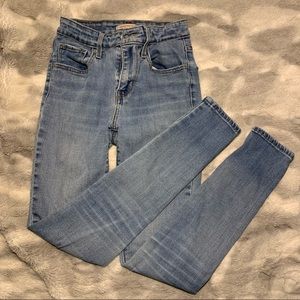 Levi’s 721 High-Rise Skinny Jeans, medium wash